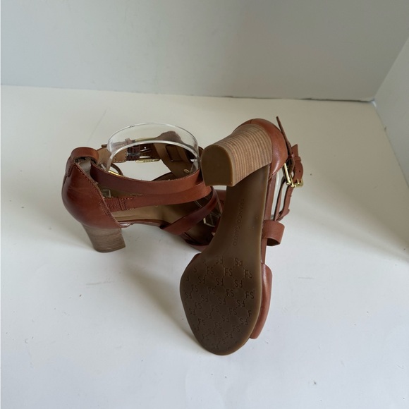 FRANCO SARTO Womens Bizzy Brown Leather Heels Cross Strap Sandals Shoes Size 6.5 - Picture 9 of 10